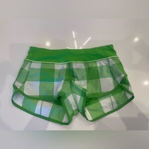 lululemon athletica Green Checkered Athletic Shorts - speed up shorts 2.5 size 6
